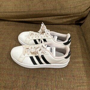 WOMENS ADIDAS WHITE & BLACK STRIPED SNEAKERS SIZE 6